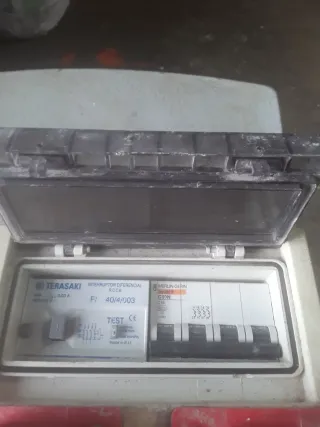 Regleta 4 enchufes industriales