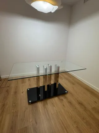 Mesa de cristal moderna