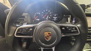 PORSCHE MACAN -