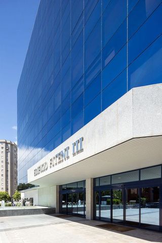 Oficina en alquiler en San Juan Bautista en Madrid