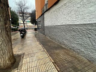 Local comercial en venta en Reyes Católicos en Alcalá de Henares