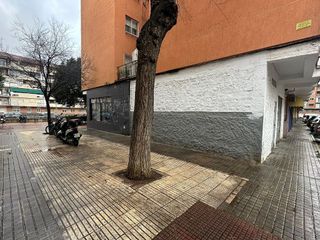 Local comercial en venta en Reyes Católicos en Alcalá de Henares