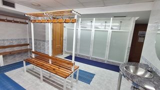 Local comercial en alquiler en Universidad - Los Lirios en Logroño