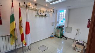 Local comercial en alquiler en Universidad - Los Lirios en Logroño