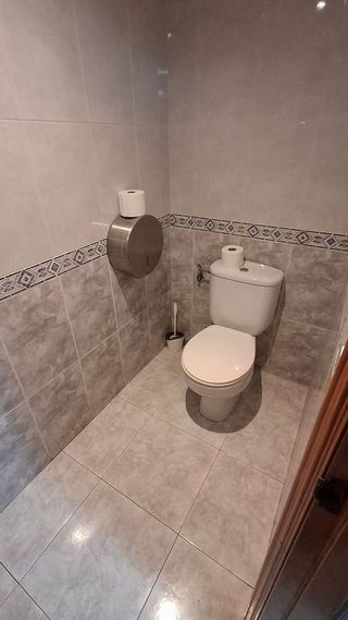 Local comercial en alquiler en Universidad - Los Lirios en Logroño