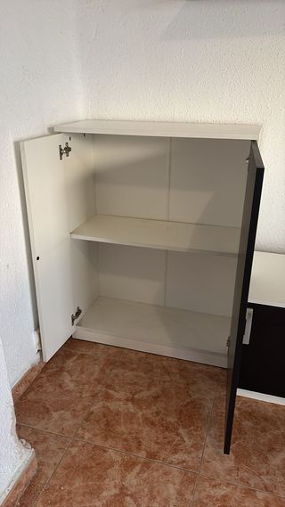 Mueble TV blanco y negro