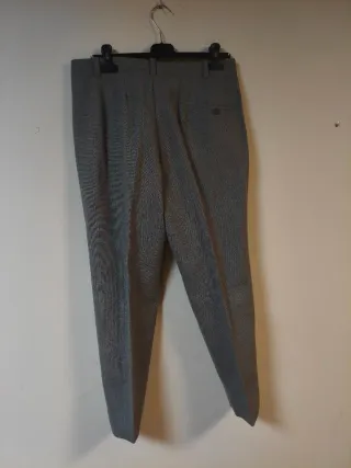 Chaqueta gris hombre