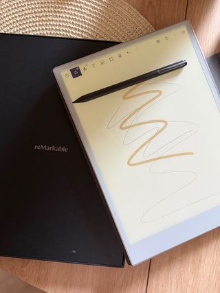 ReMarkable Paper Pro Tablet con pen incluso