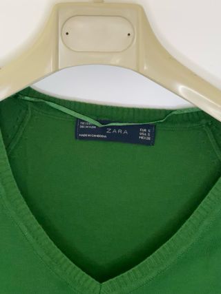 Jersey Zara Verde Cuello Pico