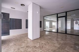 Local comercial en alquiler en La Roqueta en Valencia