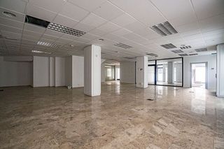 Local comercial en alquiler en La Roqueta en Valencia