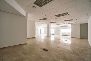 Local comercial en alquiler en La Roqueta en Valencia