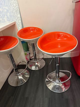 Taburetes de Cocina Naranja y Blanco