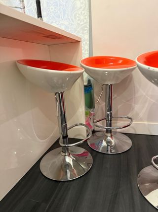 Taburetes de Cocina Naranja y Blanco