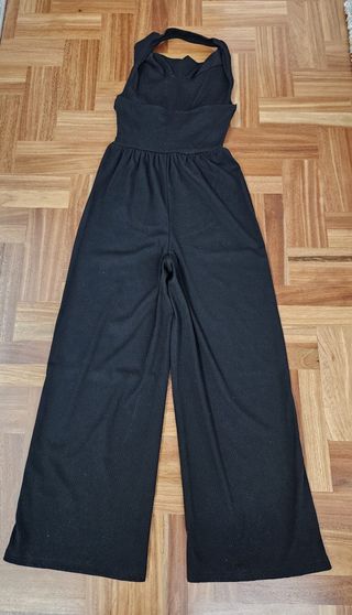 Mono con cuello halter drapeado