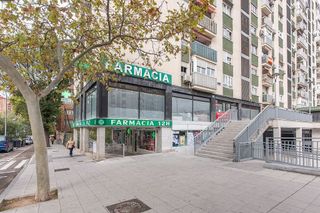 Local comercial en alquiler en Media Legua en Madrid