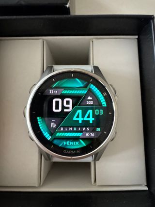 Garmin Fenix 8 43mm AMOLED Plata/Blanco