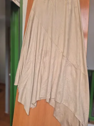 Falda larga beige asimétrica boho fluida