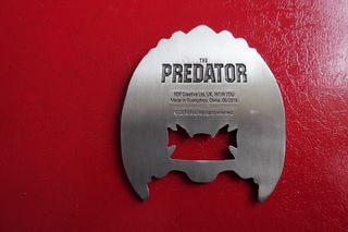 Abrebotellas película The Predator cine