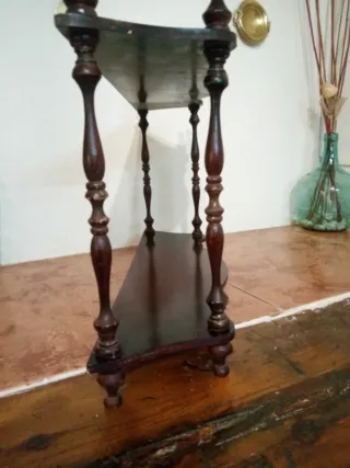 Estantería.Medidas.Alto.40 cm.largo 60 Fondo 17.