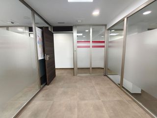 Local comercial en alquiler en Centro en Elche
