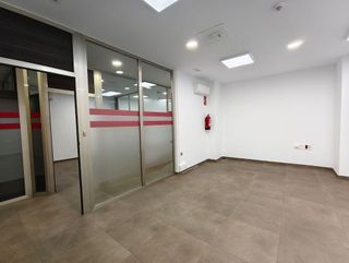 Local comercial en alquiler en Centro en Elche