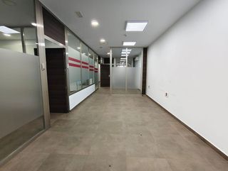 Local comercial en alquiler en Centro en Elche