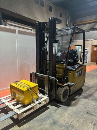 Carretilla elevadora eléctrica CAT