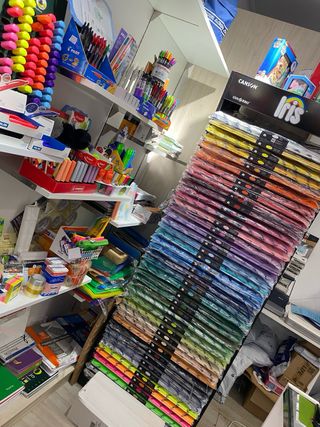 Se traspasa papeleria en alcala de guadaira,