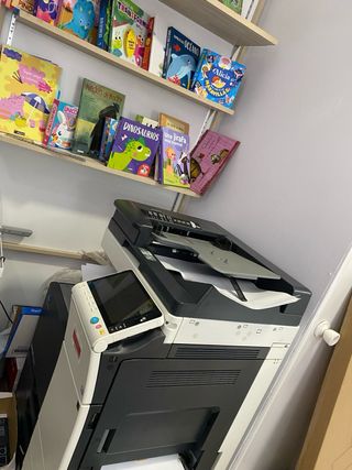 Se traspasa papeleria en alcala de guadaira,