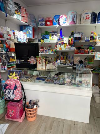 Se traspasa papeleria en alcala de guadaira,