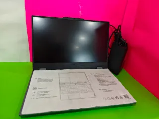 Portátil Gaming Lenovo LOQ 15ARP9 Negro