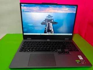 Portátil Gaming Lenovo LOQ 15ARP9 Negro