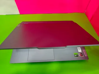 Portátil Gaming Lenovo LOQ 15ARP9 Negro