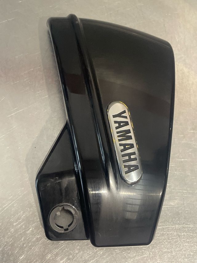 Tapa Lateral Izquierda Yamaha Dragstar 650