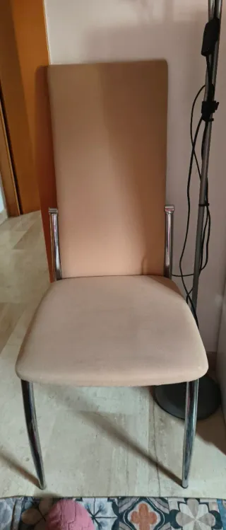 4 Sillas Beige y Plata