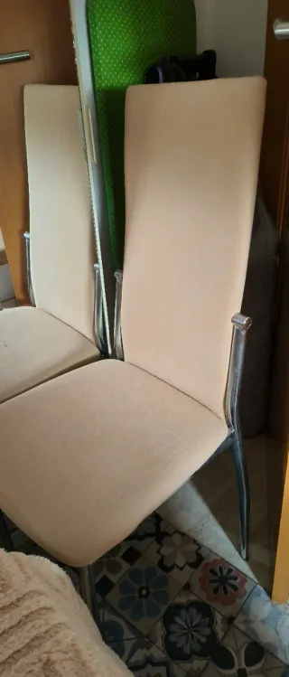 4 Sillas Beige y Plata