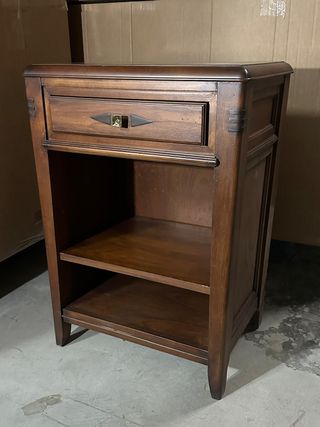 Mesa de teléfono de madera