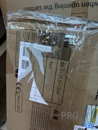 Mesita de noche estrecha