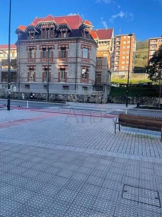 Local comercial en alquiler en San Pedro de Deusto-La Ribera en Bilbao