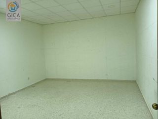 Local comercial en venta en La Granja-La Colina-Los Pastores en Algeciras