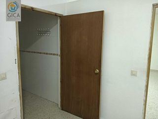 Local comercial en venta en La Granja-La Colina-Los Pastores en Algeciras
