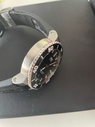 Reloj Oris Aquis Date Automático (2 correas)