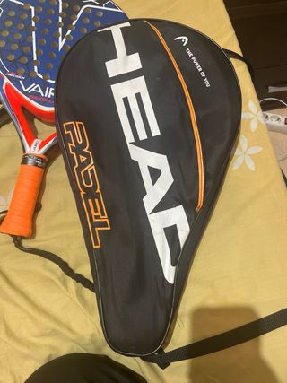 Pala de pádel vairo y Bullpadel y bolsa