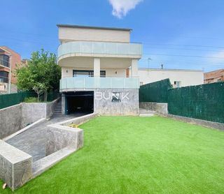 Piso en alquiler en Camps Blancs en Sant Boi de Llobregat