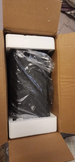 MSI MAG FORGE M100R Caja PC