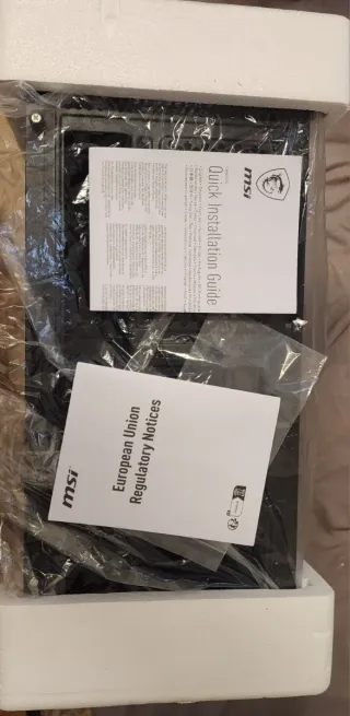 MSI MAG FORGE M100R Caja PC