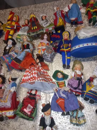 Bambole souvenir vintage