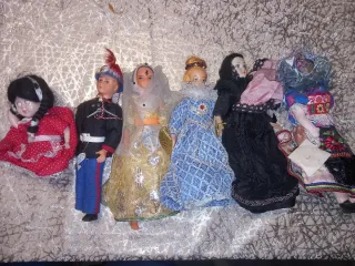 Bambole souvenir vintage