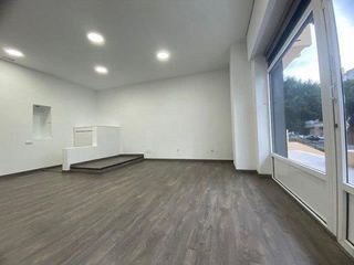 Local comercial en alquiler en Parque Mediterráneo - Santa Paula en Málaga